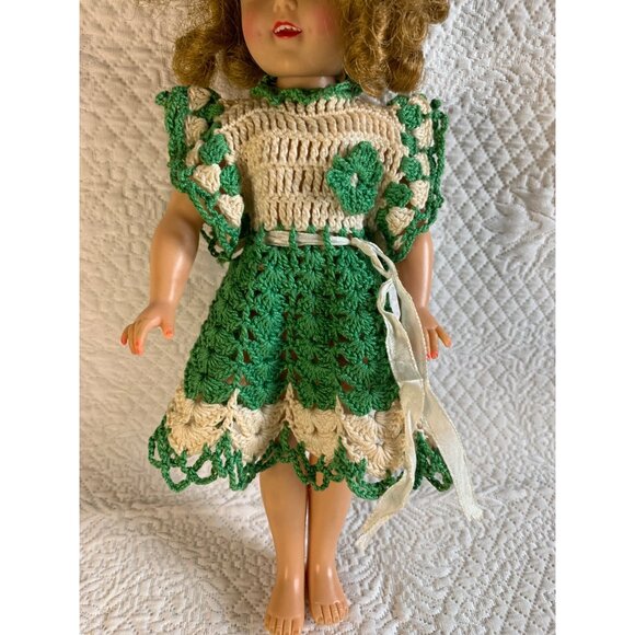 Vintage Shirley Temple Doll with Green & Ivory hand crocheted dress - Picture 8 of 11